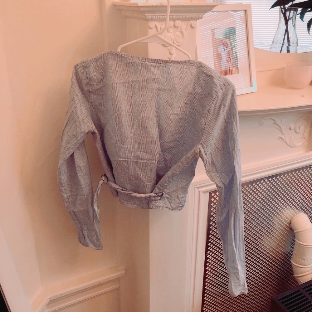 Brandy Melville wrap around top - Picture 2 of 2
